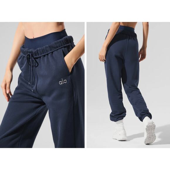 (L) NWT $138 Alo Yoga Accolade Sweatpant Navy - Picture 4 of 8
